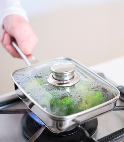 ヘルシー調理を支える、<br />
マイヤーのノンスティックシリーズ。