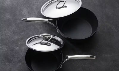 媚びない、インダストリアルな造形美。