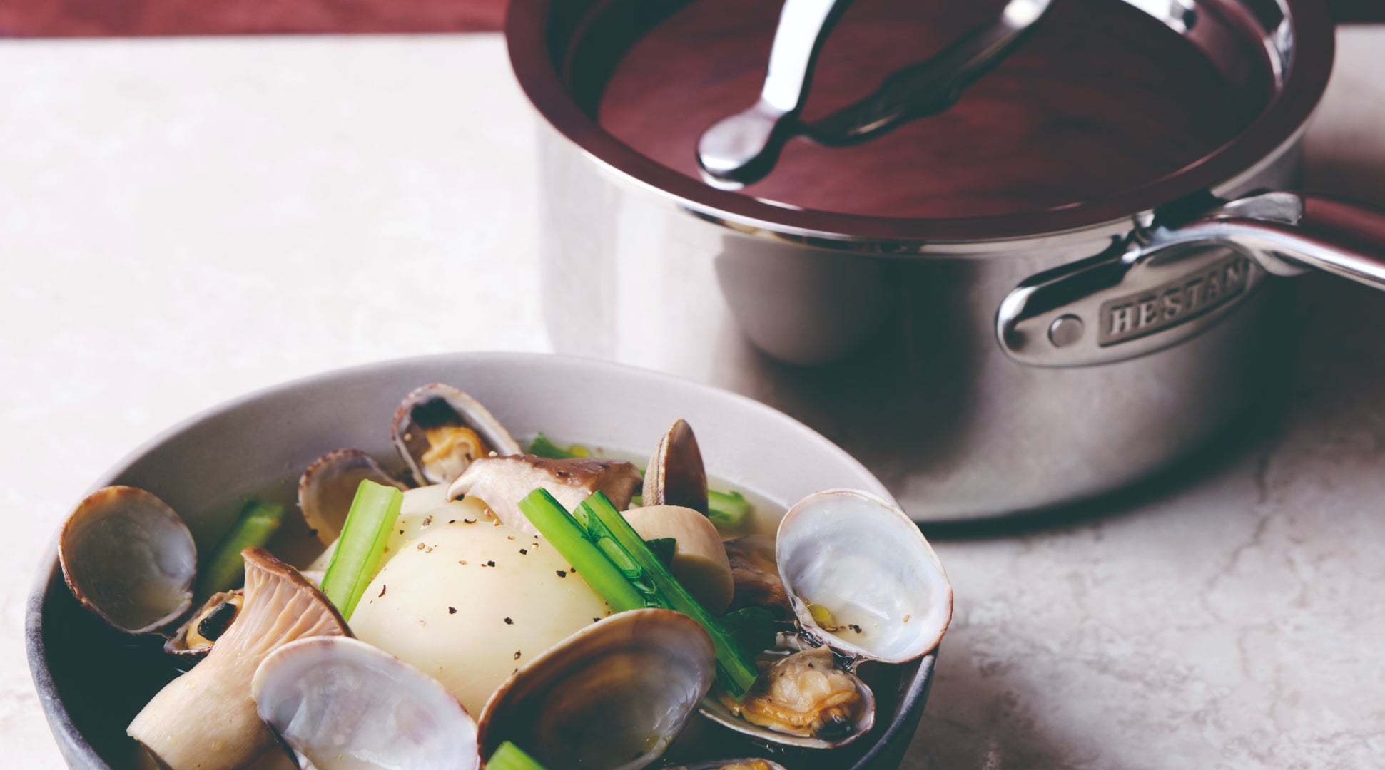 食卓にそのまま出しても、<br class=