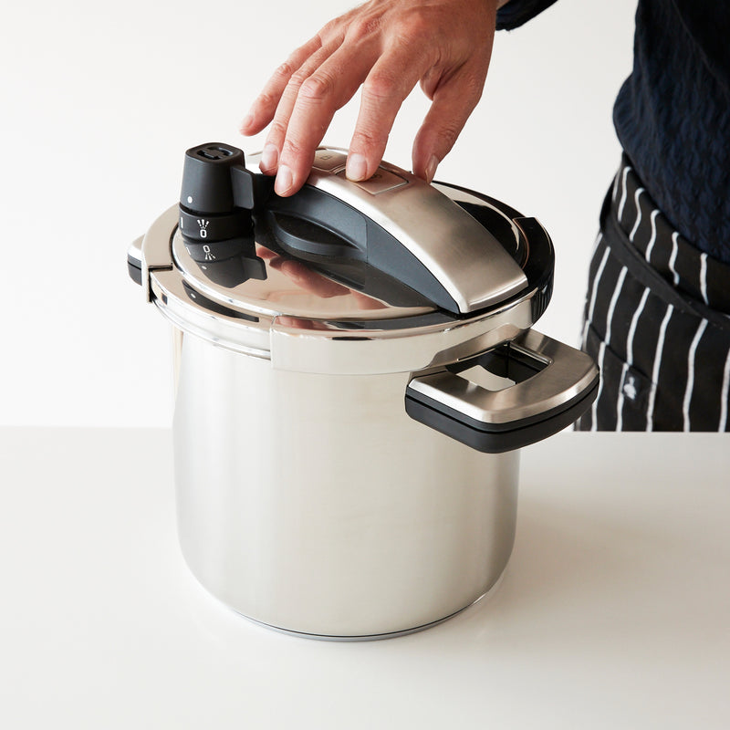 MEYER HIGH PRESSURE COOKER 5.5Lキッチン・日用品・その他